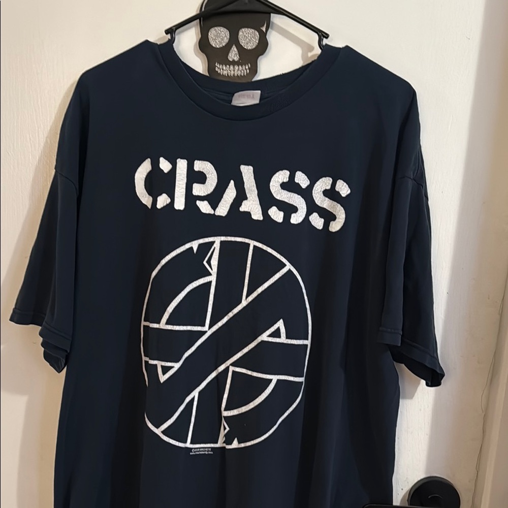 Black Short Sleeve Tee for Casual Comfort